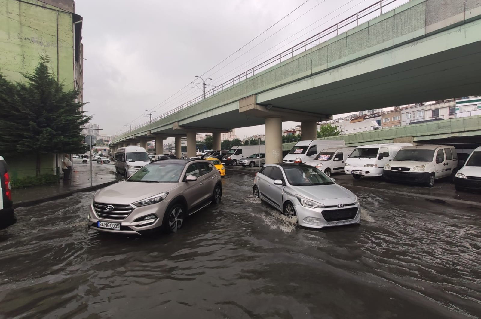 A flooded road in the Esenler district, in Istanbul, Turkey, June 18, 2020. (DHA Photo) 
