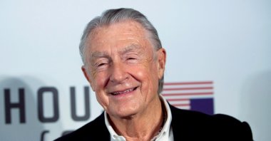 Film director Joel Schumacher arrives at the premiere of Netflix's television series "House of Cards" at Alice Tully Hall in the Lincoln Center in New York City, Jan. 30, 2013. (Reuters Photo)
