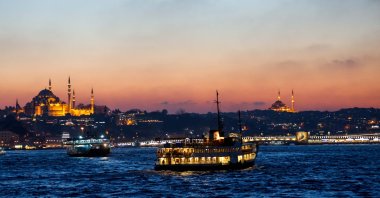 A ferry traveling along the Bosporus, in Istanbul, Turkey, Nov. 30, 2017. (PHOTO BY UĞUR YILDIRIM)