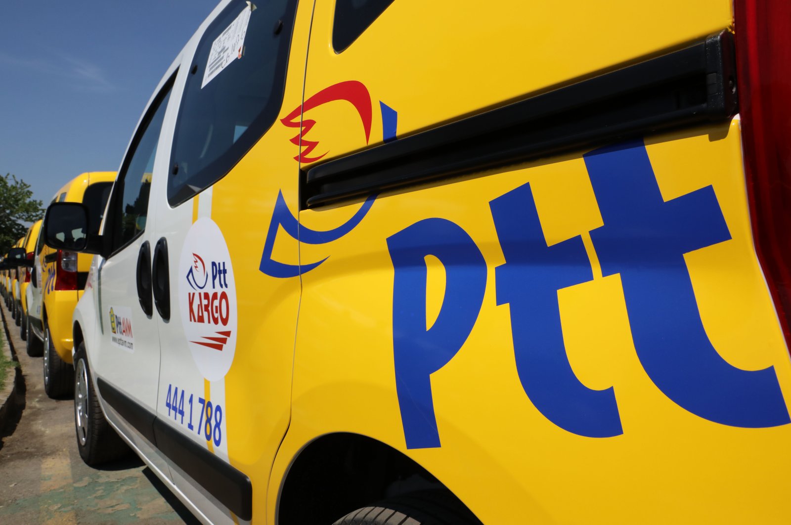 The PTT's logo is seen on a car at Tofaş Fiat automotive factory in Bursa, Turkey, April 29, 2018. (AA Photo)