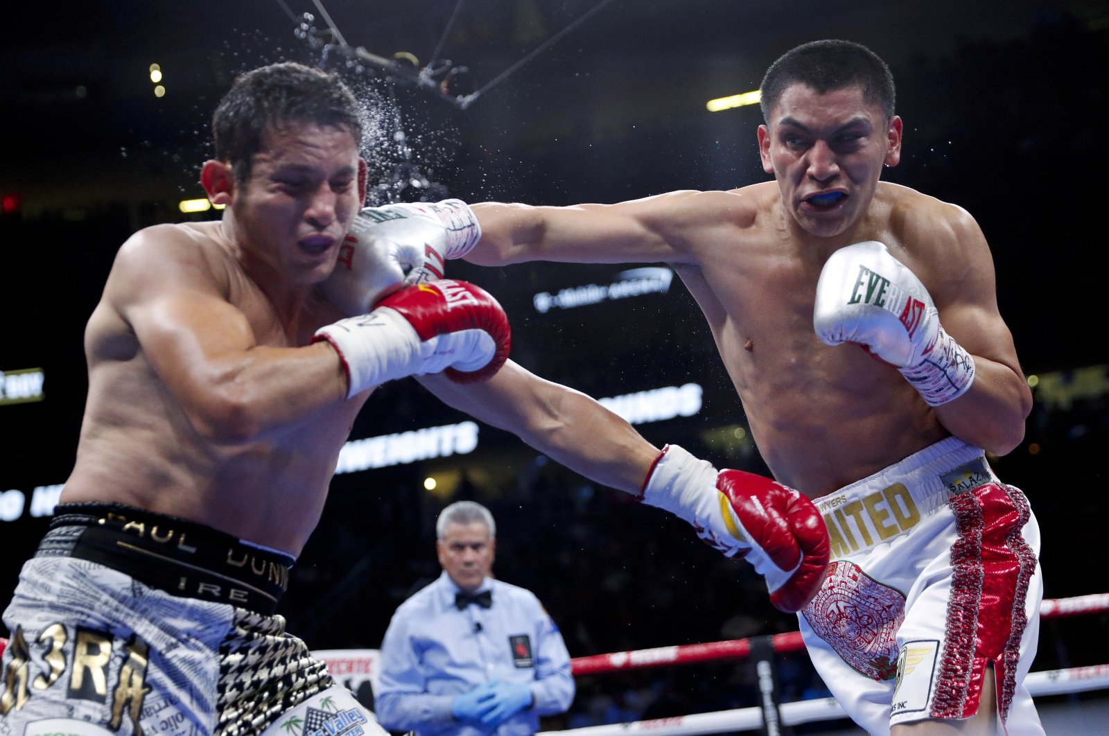Vergil Ortiz Jr. (R) hits Mauricio Herrera during a welterweight boxing match in Las Vegas, U.S., May 4, 2019. (AP Photo)