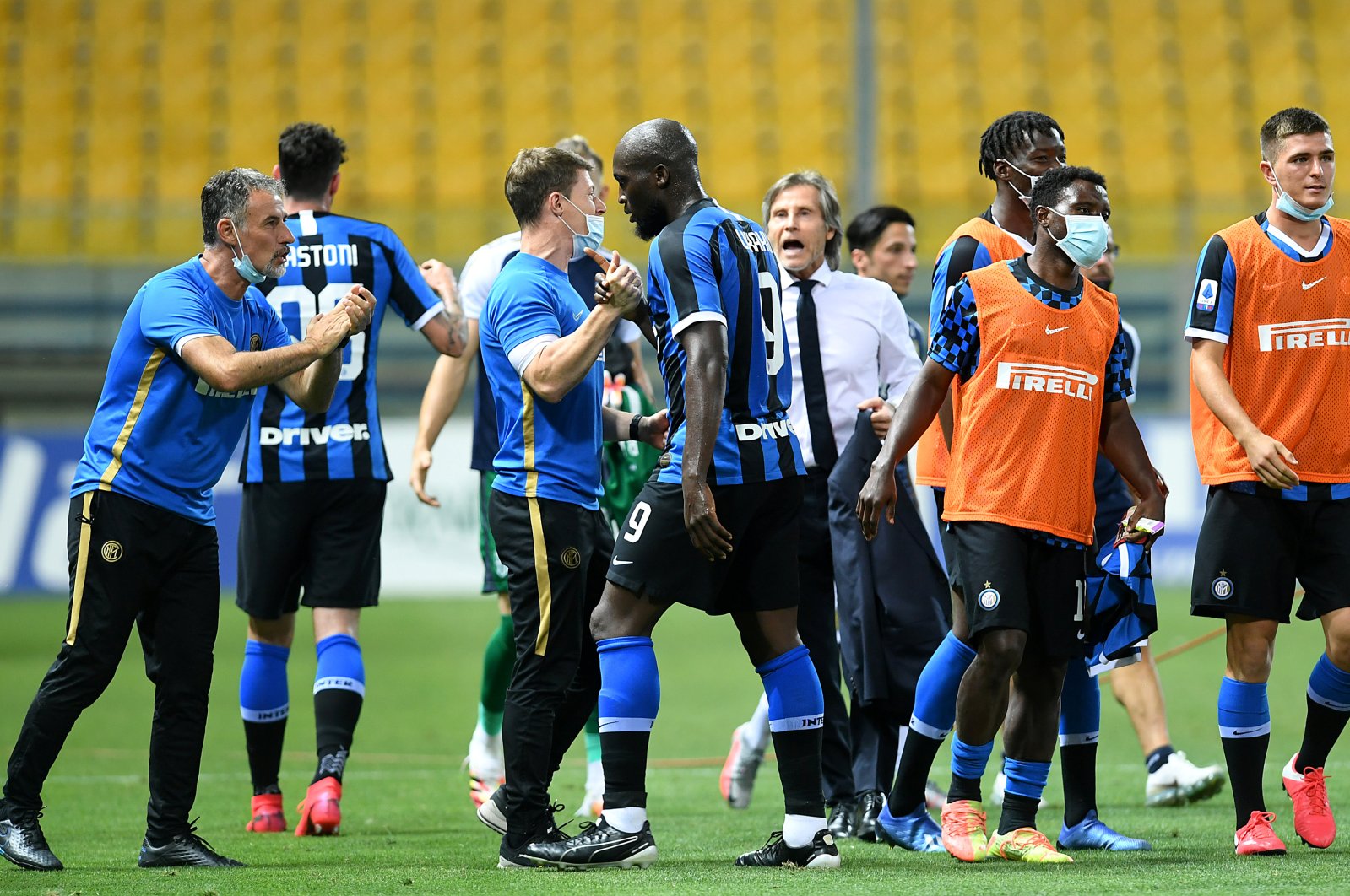 Inter Milan manager Gabriele Oriali with players after the Serie A match in Parma, Italy, June 28, 2020. (Reuters Photo)