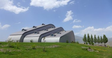 The Baksı Museum has brought the contemporary museology to the Anatolian Bayburt province.