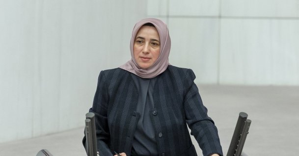 Justice and Development Party’s (AK Party) group deputy chair, Özlem Zengin, makes a speech at the Turkish parliament, Oct. 21, 2019. (AA)