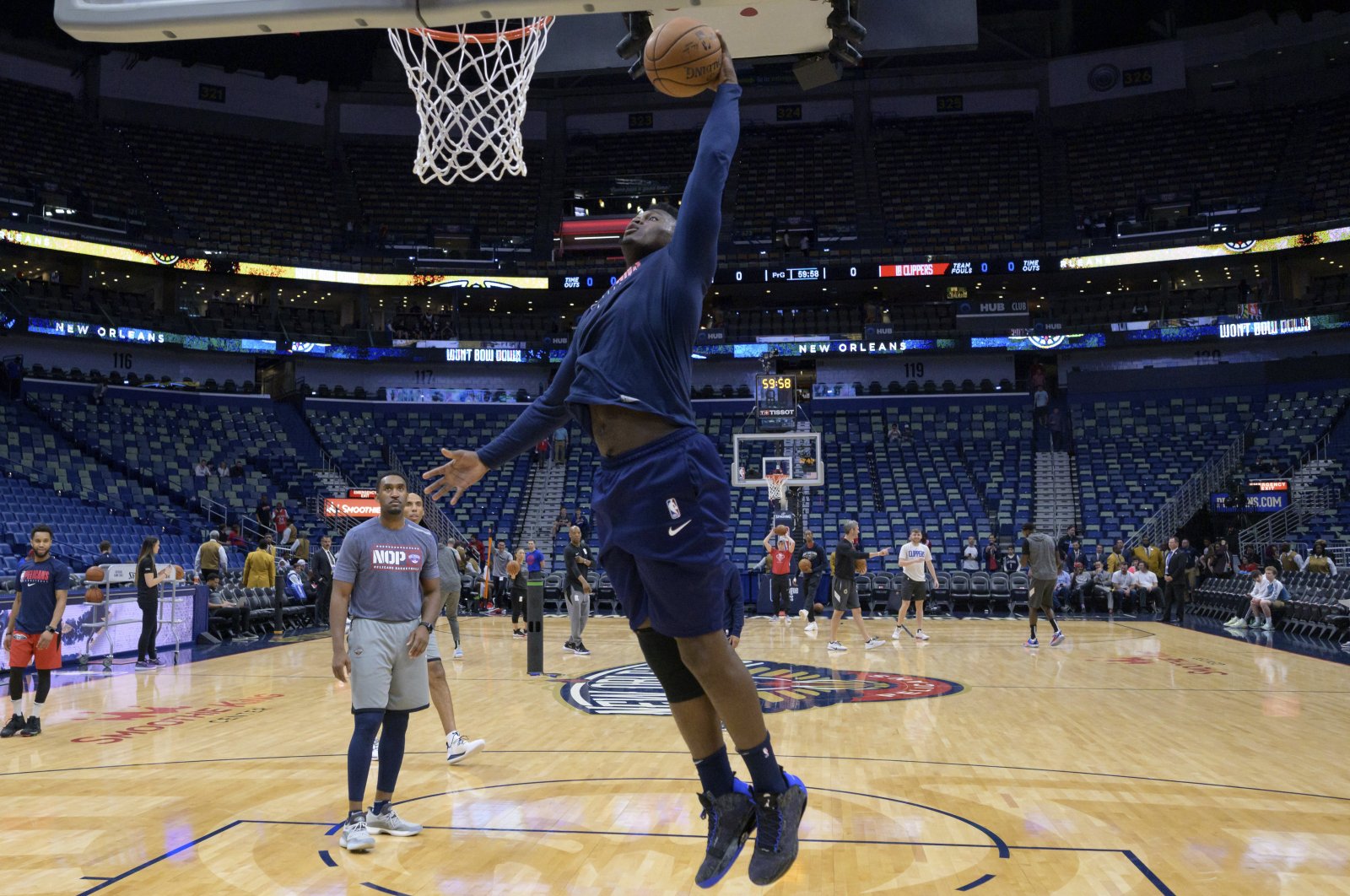 New Orleans Pelicans forward Zion Williamson practices before an NBA basketball game in New Orleans, U.S., Jan. 18, 2020. (AP Photo)