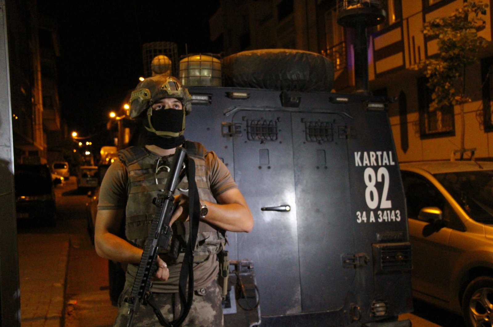 The Istanbul Police Department conducts a simultaneous operation across the province against terrorist organizations, July 9, 2020 (AA Photo)