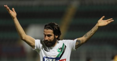 Denizlispor's Olcay Şahan celebrates after defeating Trabzonspor in a Süper Lig match in Denizli, Turkey, July 13, 2020. (AA Photo)