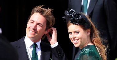 Britain's Princess Beatrice with her fiance, Edoardo Mapelli Mozzi, attend the wedding of Ellie Goulding and Caspar Jopling, in York, England, Aug. 31, 2019. (AP Photo)