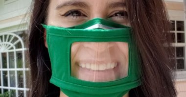 Aslı Mühürhancı Knowles poses with her new mask, in Florida, U.S., July 19, 2020. (AA Photo)