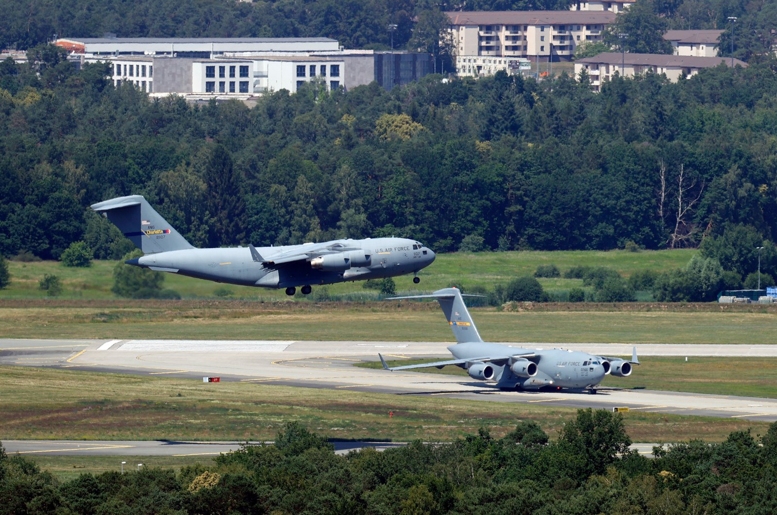 A U.S. military aircraft lands at the U.S. air base in Ramstein, Germany, June 25, 2020. (EPA Photo)