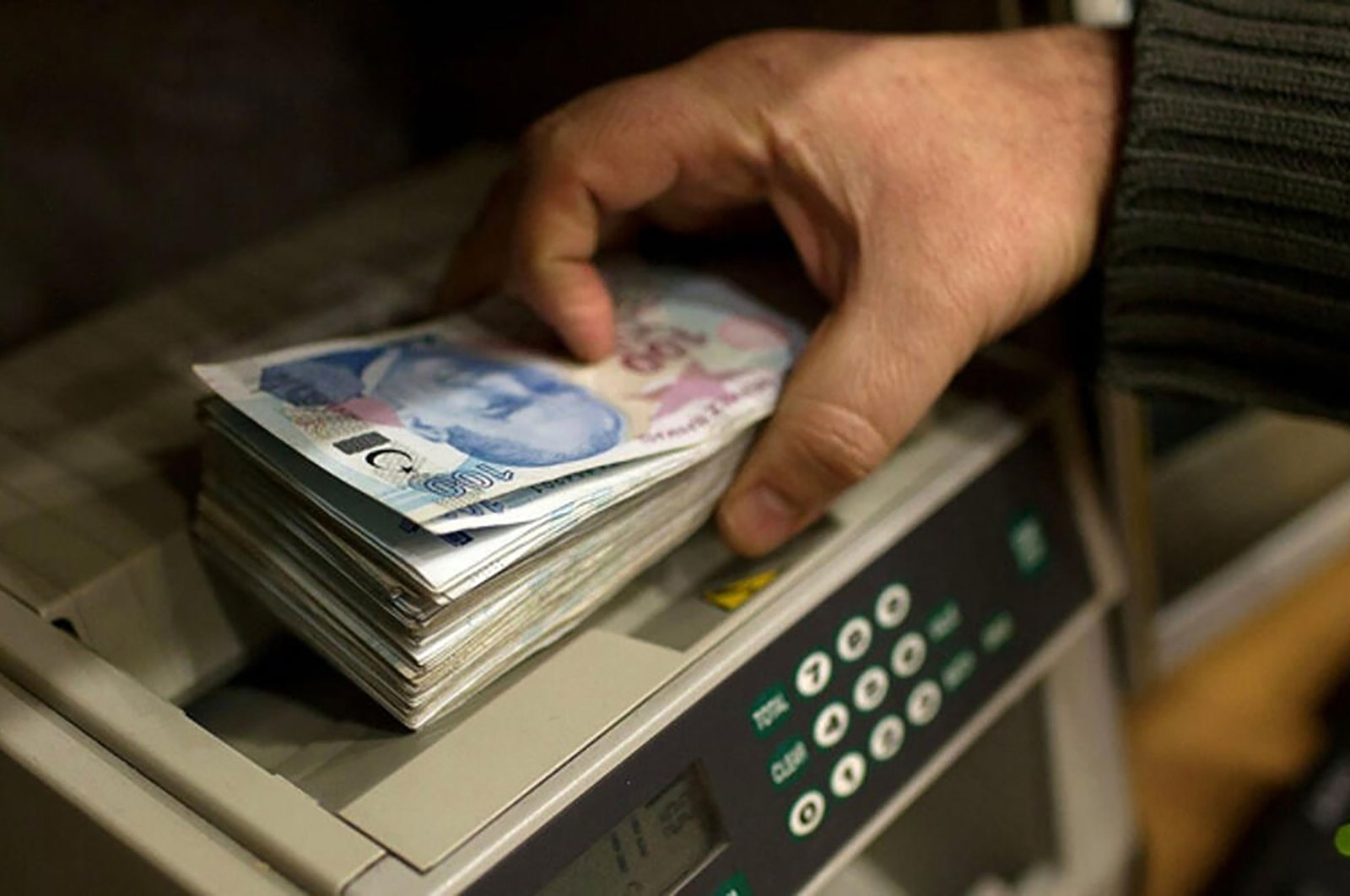 Turkey’s short-term external debt stock amounted to $123.5 billion (TL 847 billion) as of the end of May. (File Photo)
