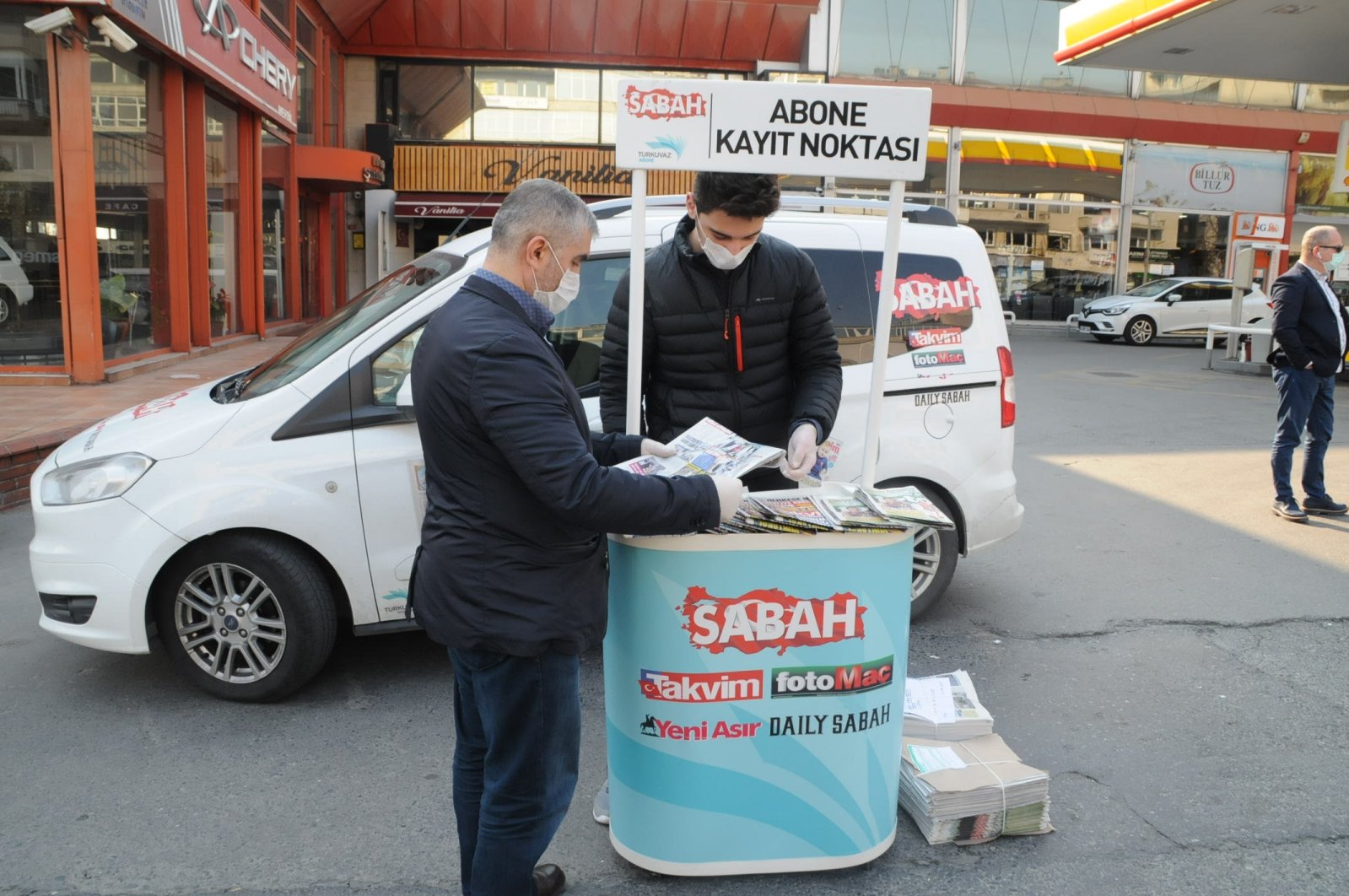 A man reads a newspaper at a subscription stand for Turkuvaz Media newspapers in Istanbul, Turkey, April 13, 2020. (PHOTO BY MUSTAFA KAYA)