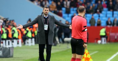 Trabzonspor coach Hüseyin Çimşir reacts during a Süper Lig match in Trabzon, northern Turkey, Jan. 19, 2020. (AA Photo)