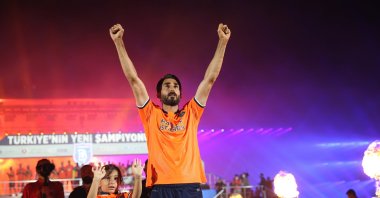 Mahmut Tekdemir of Başakşehir gestures during title celebration in Fatih Terim stadium, in Istanbul, Turkey, July 26, 2020. (AA Photo) 