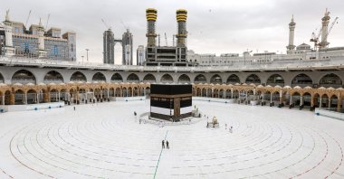 The Kaaba, Islam's holiest shrine, seen at the center of the Grand Mosque in the holy city of Mecca, ahead of the annual hajj pilgrimage, July 28, 2020. (AFP Photo)
