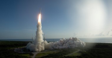 A United Launch Alliance Atlas V rocket carrying NASA's Mars 2020 Perseverance Rover vehicle takes off from Cape Canaveral Air Force Station in Cape Canaveral, Florida, U.S. July 30, 2020.  (NASA/Joel Kowsky/Handout via Reuters).
