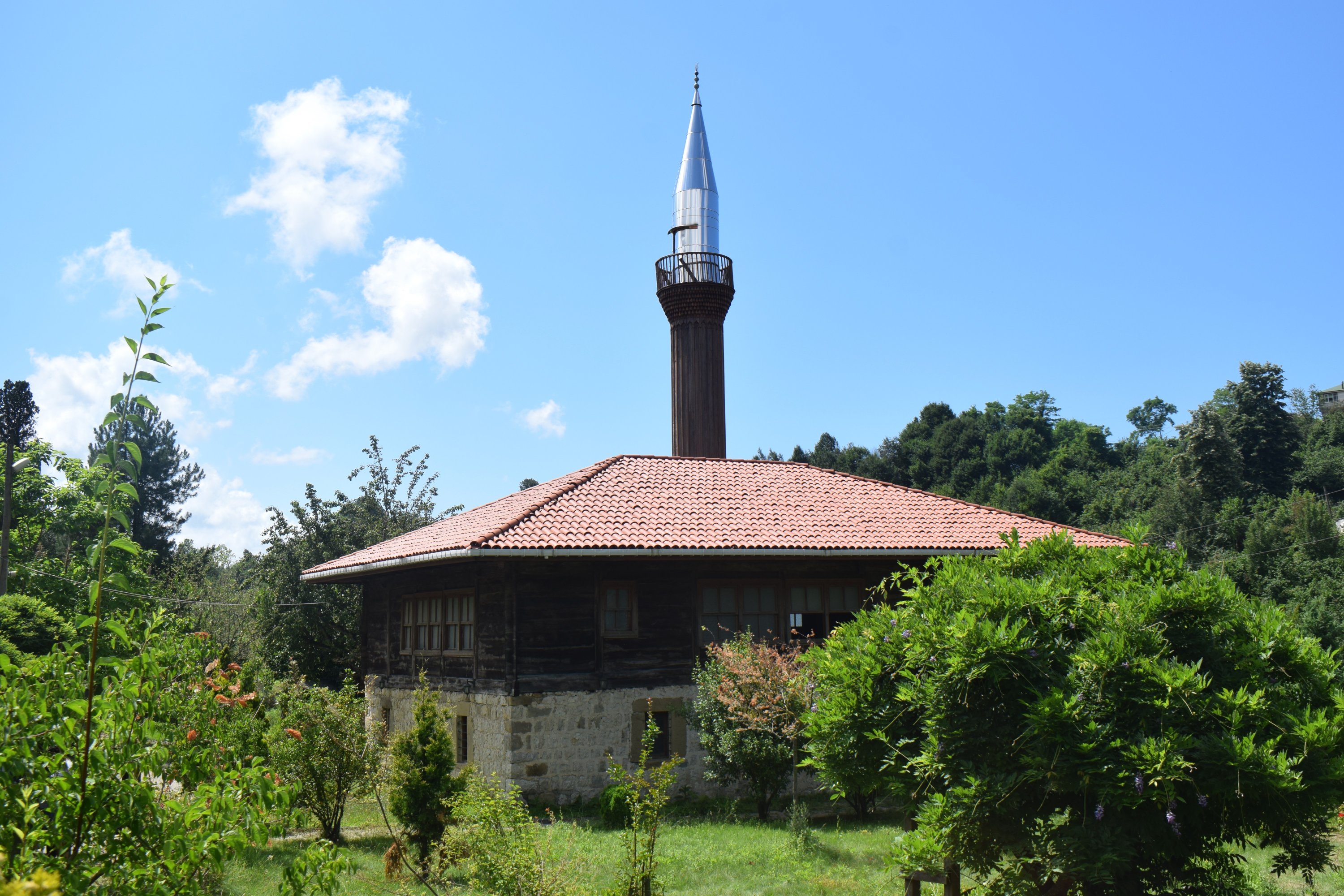 The historic Hemşin Cuma Mosque is seen in the Akçakoca district of Düzce province, northwestern Turkey, July 15, 2020. (AA Photo)