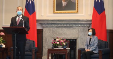 U.S. Secretary of Health and Human Services Alex Azar (L) attends a meeting with Taiwan President Tsai Ing-wen at the presidential office in Taipei, Taiwan, Aug. 10, 2020. (Reuters Photo)