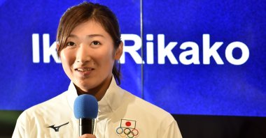 Ikee Rikako speaks at an awards ceremony in Jakarta, Indonesia, Sept. 2, 2018. (AFP Photo) 