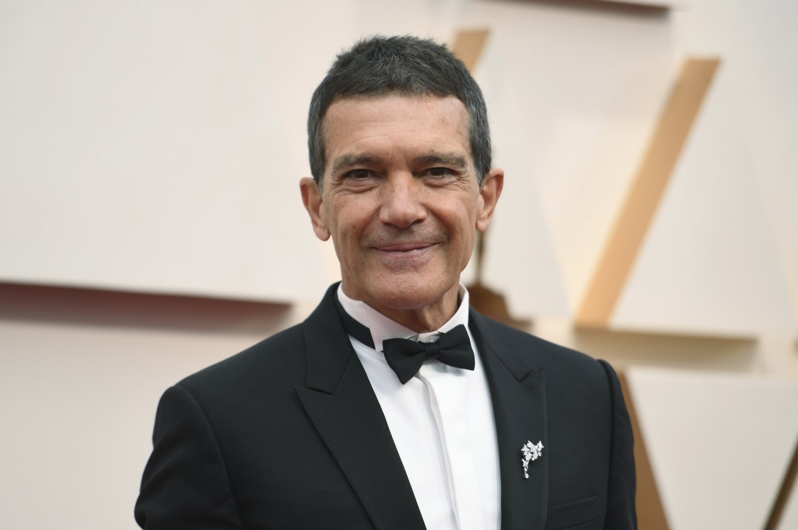 Antonio Banderas arrives at the Oscars in Los Angeles, California, U.S., Feb. 9, 2020. (AP Photo)