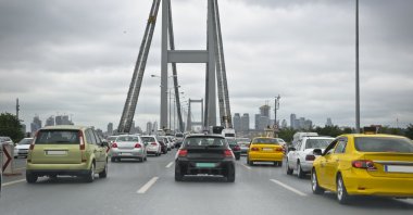Having to retake your driving test as a foreigner can be daunting and time-consuming, but driving with an illegal license can incur heavy fines in Turkey.
