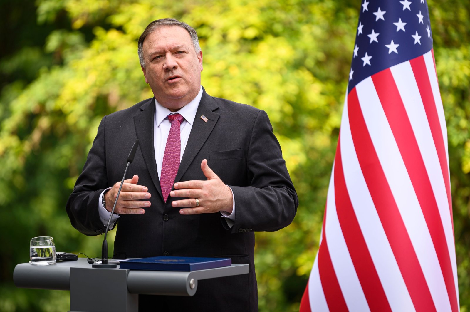 U.S. Secretary of State Mike Pompeo (L) gestures during a press conference in Bled, Slovenia, Aug. 13, 2020. (AFP Photo)