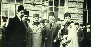 The founders of the Progressive Republican Party (L to R), Adnan Adıvar, Ali Fuat Cebesoy, Kazım Karabekir, Rauf Orbay and Refet Bele, in front to the Haydarpaşa Terminal in Istanbul.