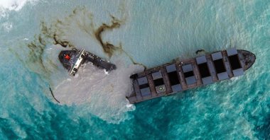 The MV Wakashio bulk carrier that had run aground and broke into two parts near Blue Bay Marine Park, Mauritius, Aug. 16, 2020. (AFP Photo)