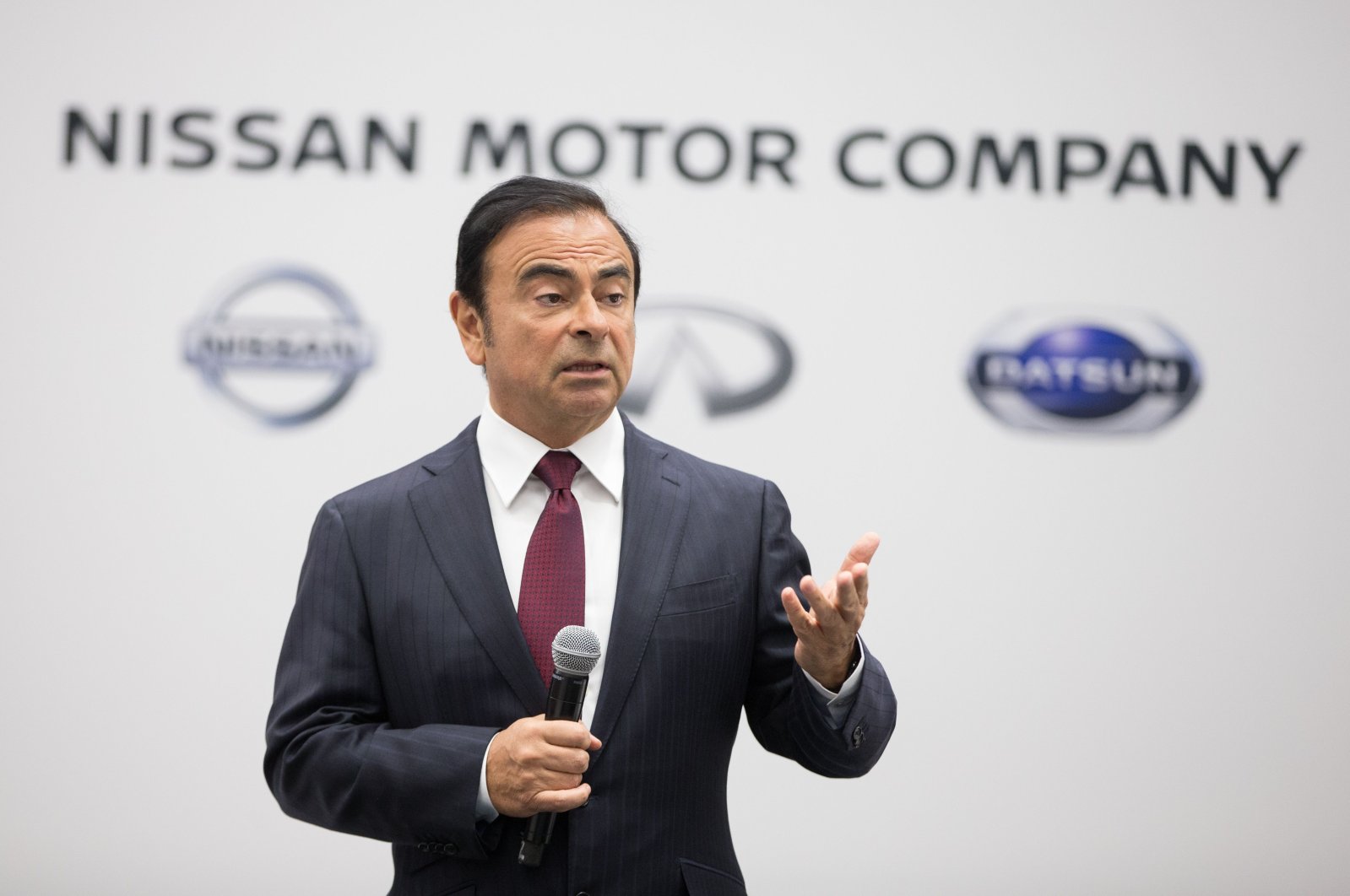Carlos Ghosn, former CEO Nissan Motor Company, speaks to reporters during a press conference at the 2016 North American International Auto Show in Detroit, Michigan, U.S., Jan. 11, 2016. (AFP Photo)