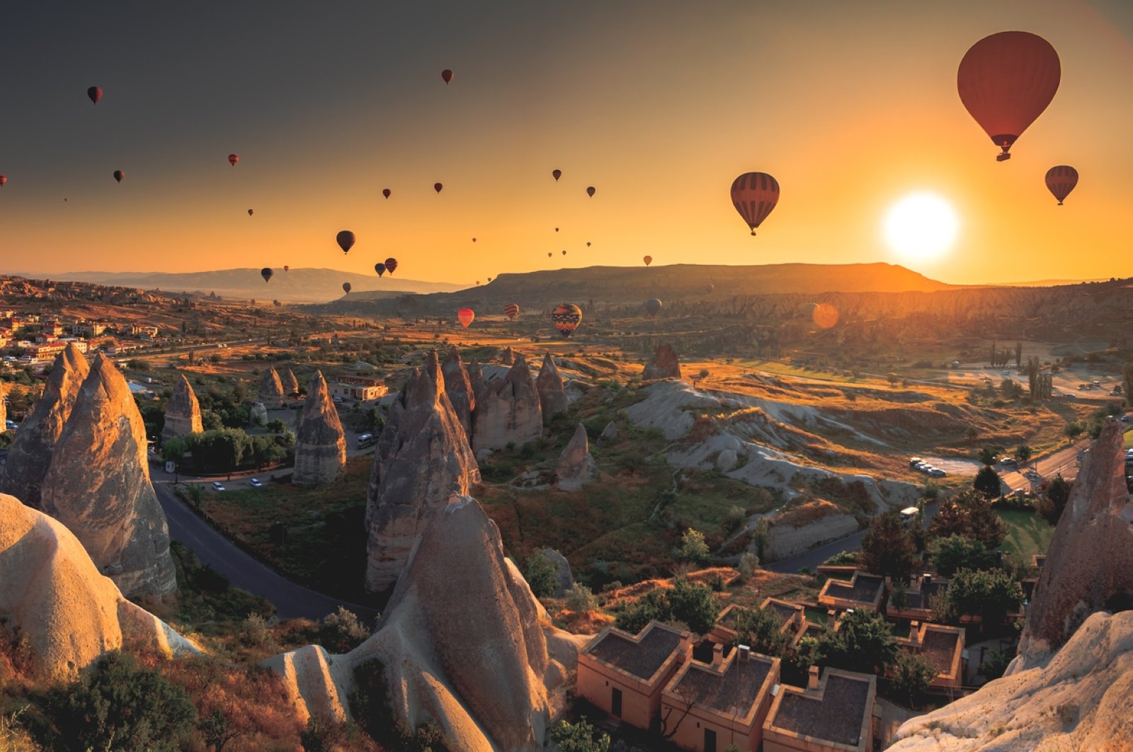 Magical Hot Air Balloons Await Guests In Turkey S Cappadocia After 5 Month Hiatus Daily Sabah