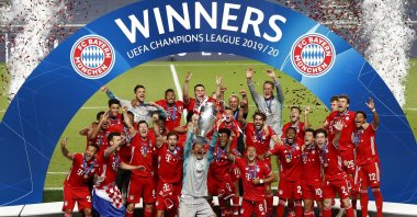 Bayern Munich's Manuel Neuer lifts the trophy with his teammates after winning the Champions League final match against Paris Saint-Germain in Lisbon, Portugal, Aug. 23, 2020. (AP Photo)