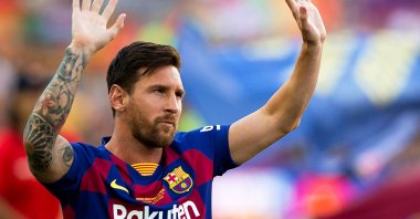Barcelona's Lionel Messi greets fans prior to a friendly match against Arsenal in Barcelona, Spain, Aug. 4, 2019. (EPA Photo)