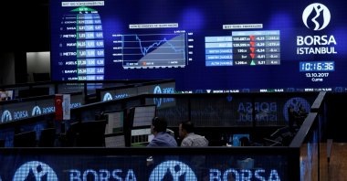 Traders work at their desks on the floor of the Borsa Istanbul, in Istanbul, Turkey, Oct. 13, 2017. (Reuters Photo)