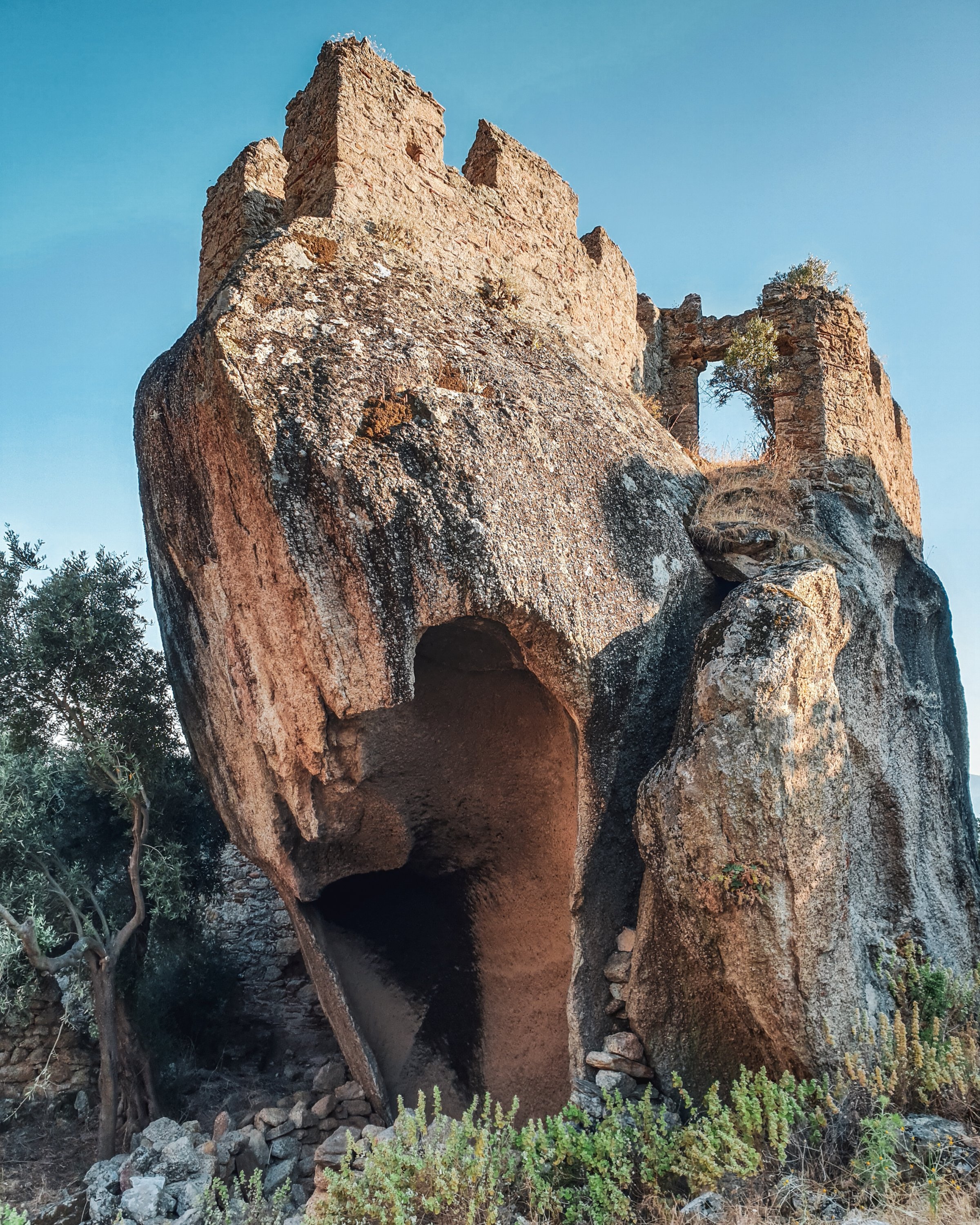 An old structure at Yediler Monastery, Muğla, Turkey. (Photo by Argun Konuk)