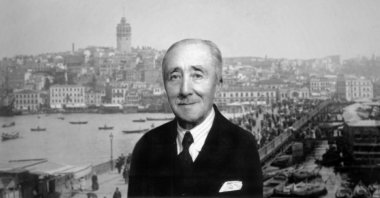 Hüseyin Rahmi Gürpınar published his first novel “Ayna” (“The Mirror”) in chapters in daily newspaper Tercüman-ı Hakikat.