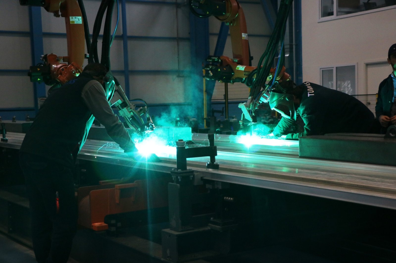 Employees work in a factory in northwestern Sakarya, Turkey, May 26, 2020. (DHA Photo)