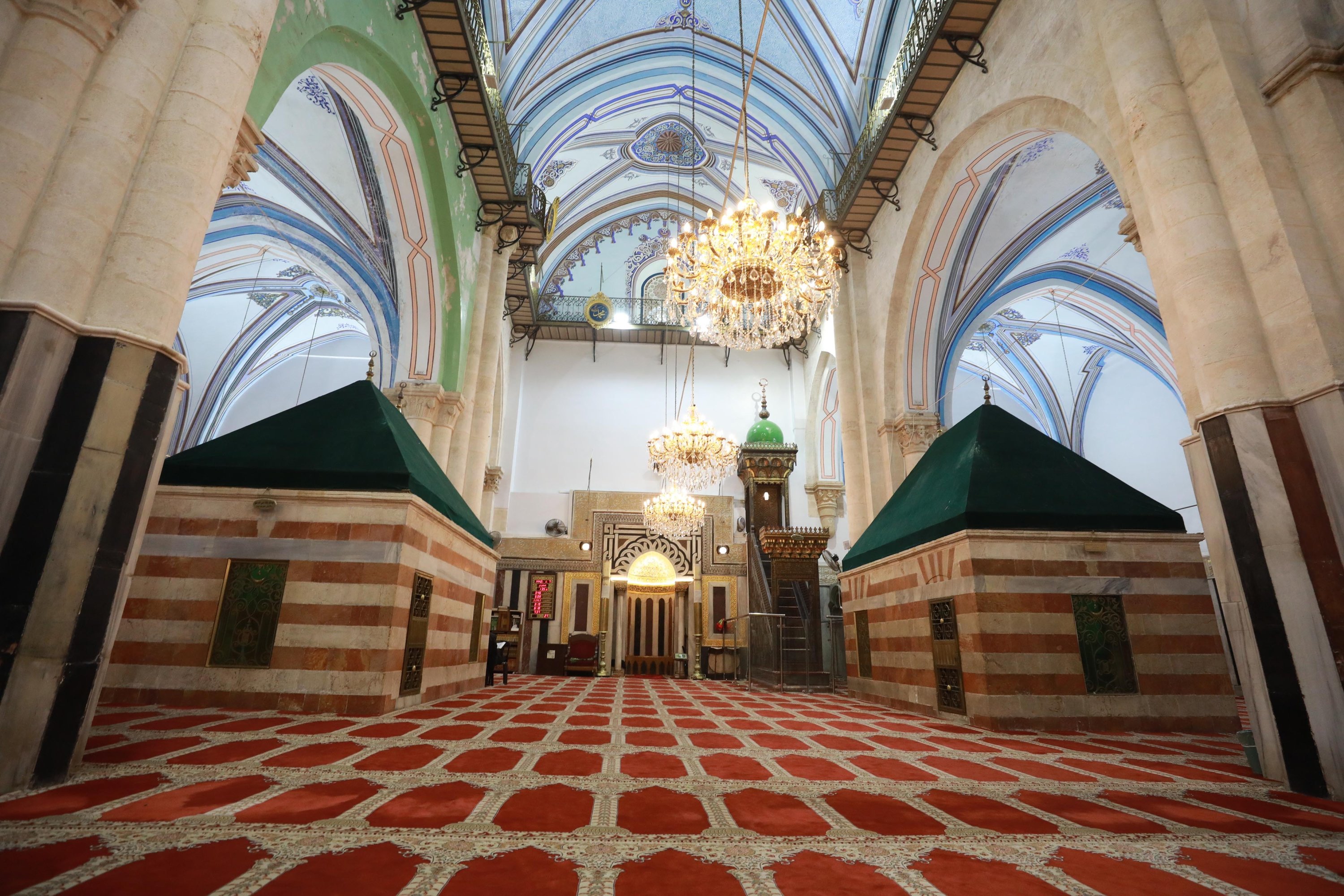 Ottoman motifs adorn Ibrahimi Mosque for hundreds of years | Daily Sabah