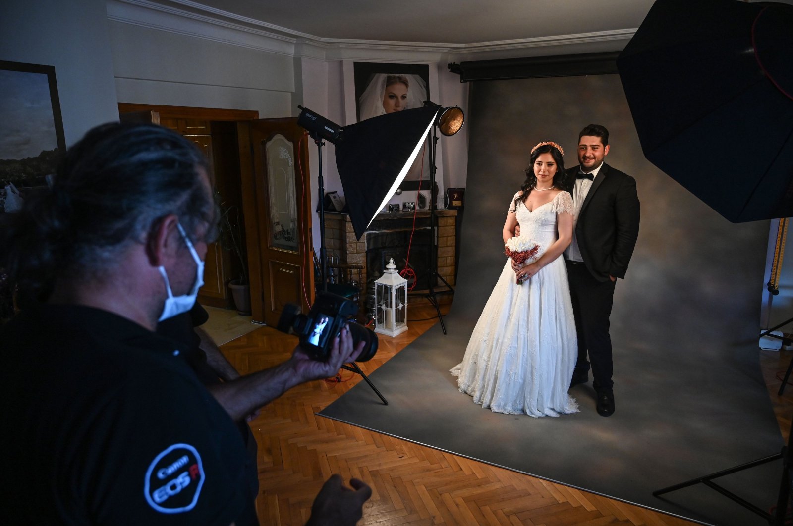 Ayşe Keleş and her husband Alp Çolak pose for a wedding photo shoot, in Istanbul, Turkey, Sept. 5, 2020. (AFP Photo) 