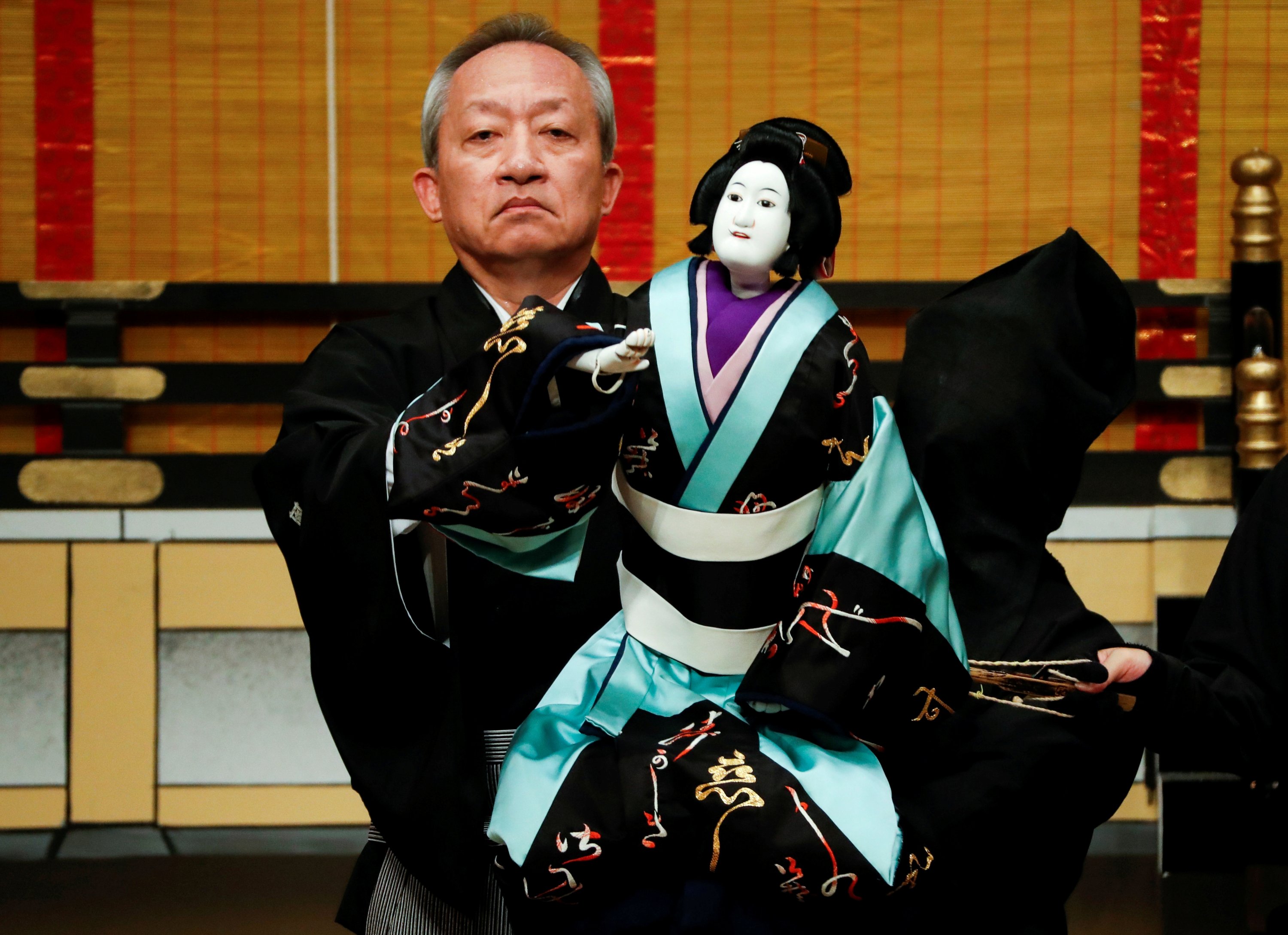 Kanjuro Kiritake performs Bunraku during the program "Komochi Yamanba" at the National Theatre in Tokyo, Japan, Sept. 7, 2020. (REUTERS PHOTO)