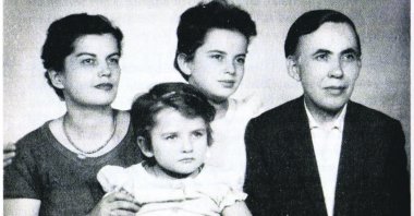 Behçet Necatigil (R) with his wife Huriye Korkut (L) and their daughters Ayşe and Selma (C). 