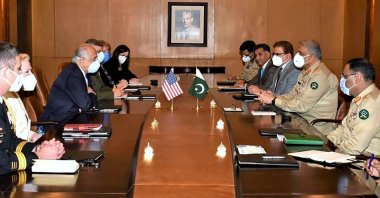 A U.S. delegation headed by peace envoy for Afghanistan, Zalmay Khalilzad (3rd L) hold talks with Pakistan's army chief, Gen. Qamar Javed Bajwa, (2nd R), Rawalpindi, northeastern Pakistan, Sept. 14, 2020. (AP Photo)