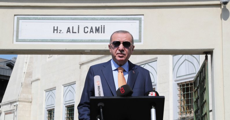 President Recep Tayyip Erdoğan addresses to reporters following Friday prayers, Istanbul, Sept.18, 2020. (AA)

 
