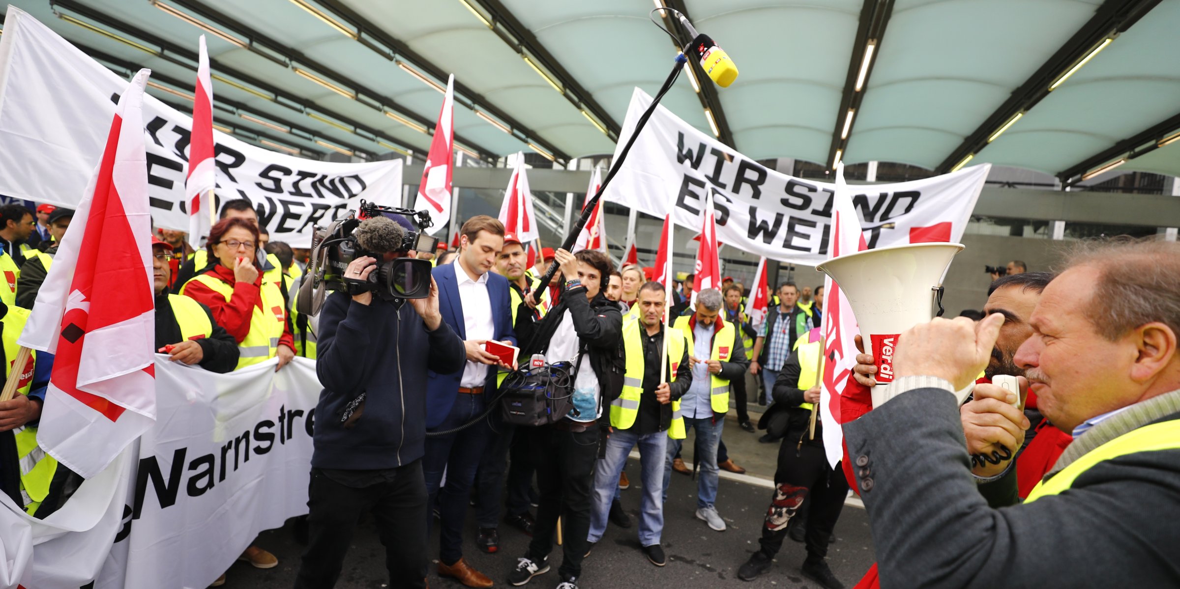 germany-s-public-sector-to-protest-against-low-wages-daily-sabah