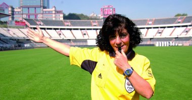 An undated photo of Lale Orta, Turkey's first female FIFA-listed referee, on a pitch in her FIFA uniform. (Sabah File Photo)