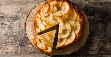 An apple cake is easier and less time-consuming than baking an intricate pie. (iStock Photo)