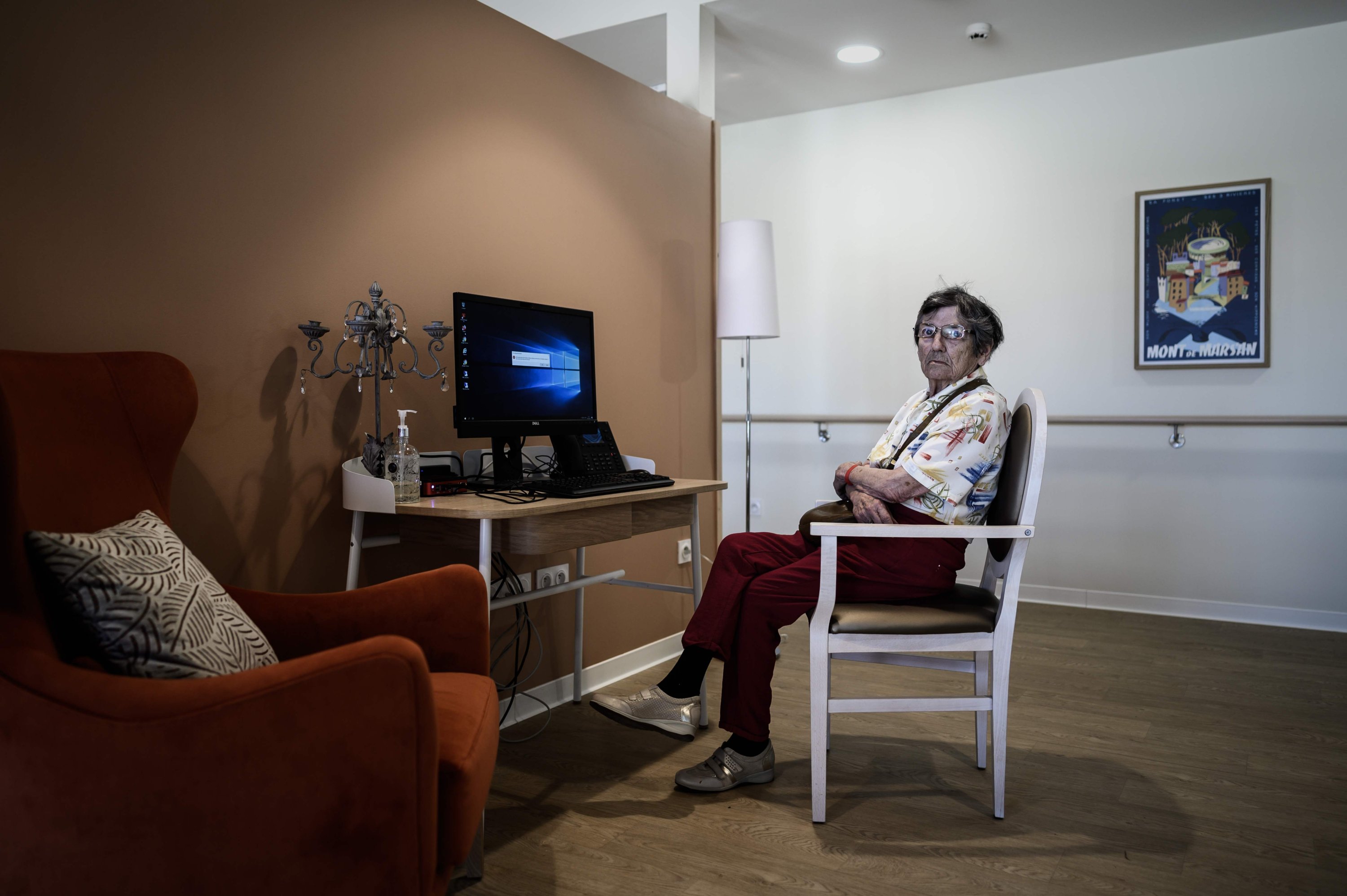 An Alzheimer’s patient sits in one of the living quarters of the village Landais Alzheimer site for Alzheimer’s patients in Dax, southwestern France, Sept. 9, 2020. (AFP Photo)