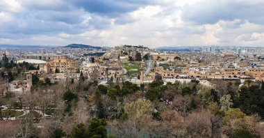 A view of the city of Şanlıurfa high up from the castle walls. (Photo by Argun Konuk)