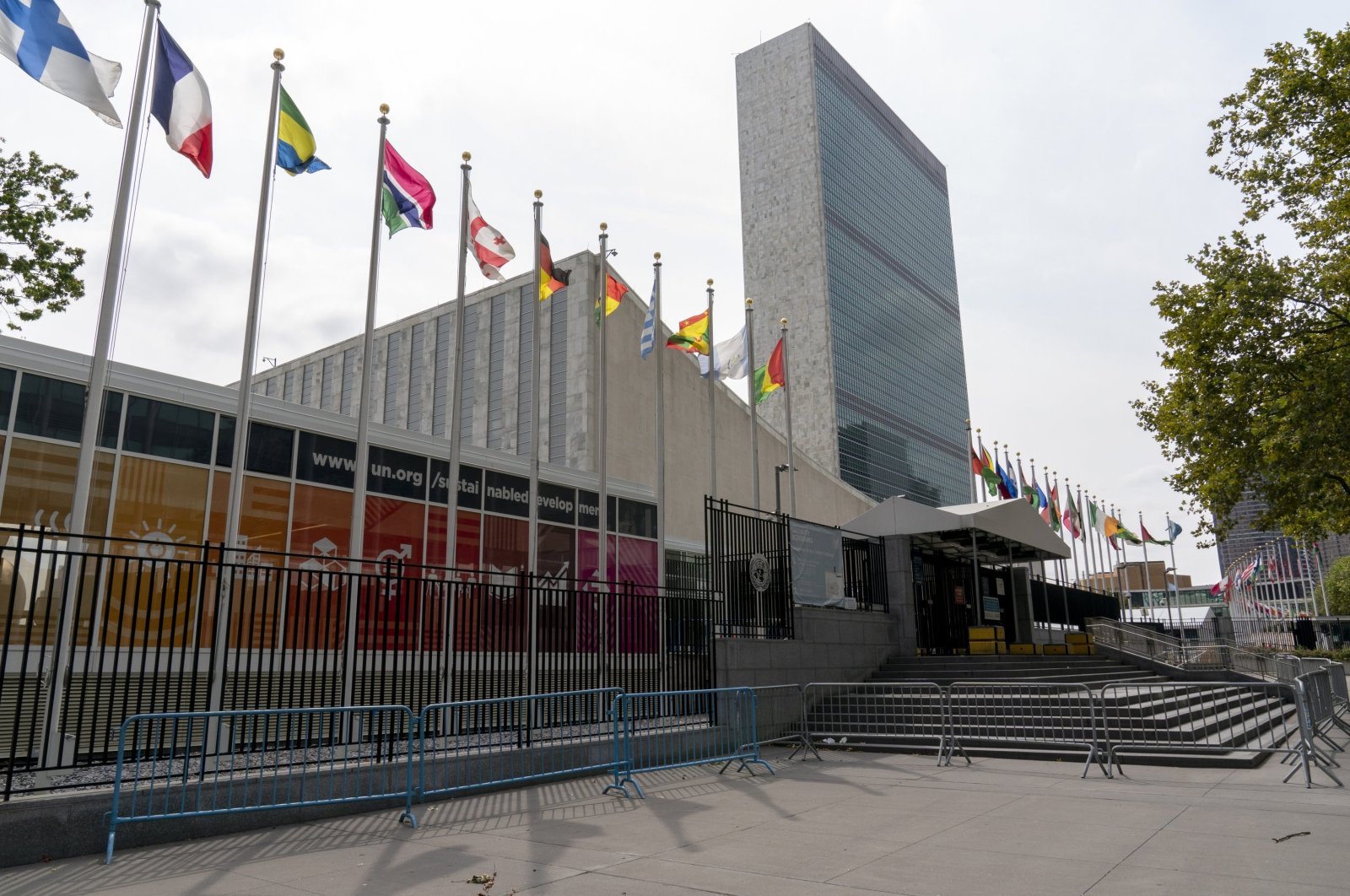 Metal barricades line the shuttered main entrance to the United Nations headquarters in New York City, New York, U.S., Sept. 18, 2020. (AP Photo)