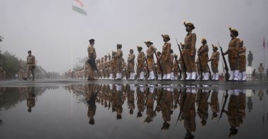 Indian police take part in a full dress rehearsal on the eve of the country's 74th Independence Day, which marks the end of British colonial rule, in the province of Shimla, India, Aug. 14, 2020. (AFP Photo)