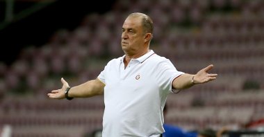 Galatasaray coach Fatih Terim reacts during a Süper Lig match against Fenerbahçe, in Istanbul, Turkey, Sept. 27, 2020. (AA Photo)